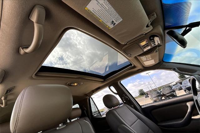 2006 Toyota Sequoia Vehicle Photo in Grapevine, TX 76051