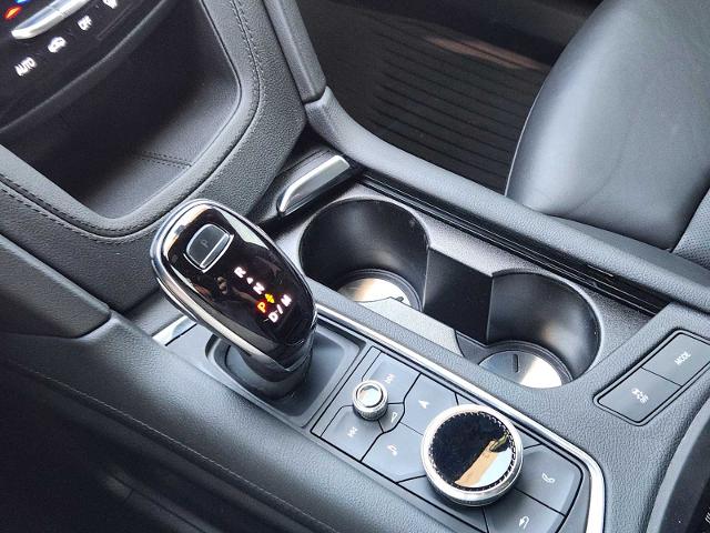 2022 Cadillac XT6 Vehicle Photo in DENTON, TX 76210-9321