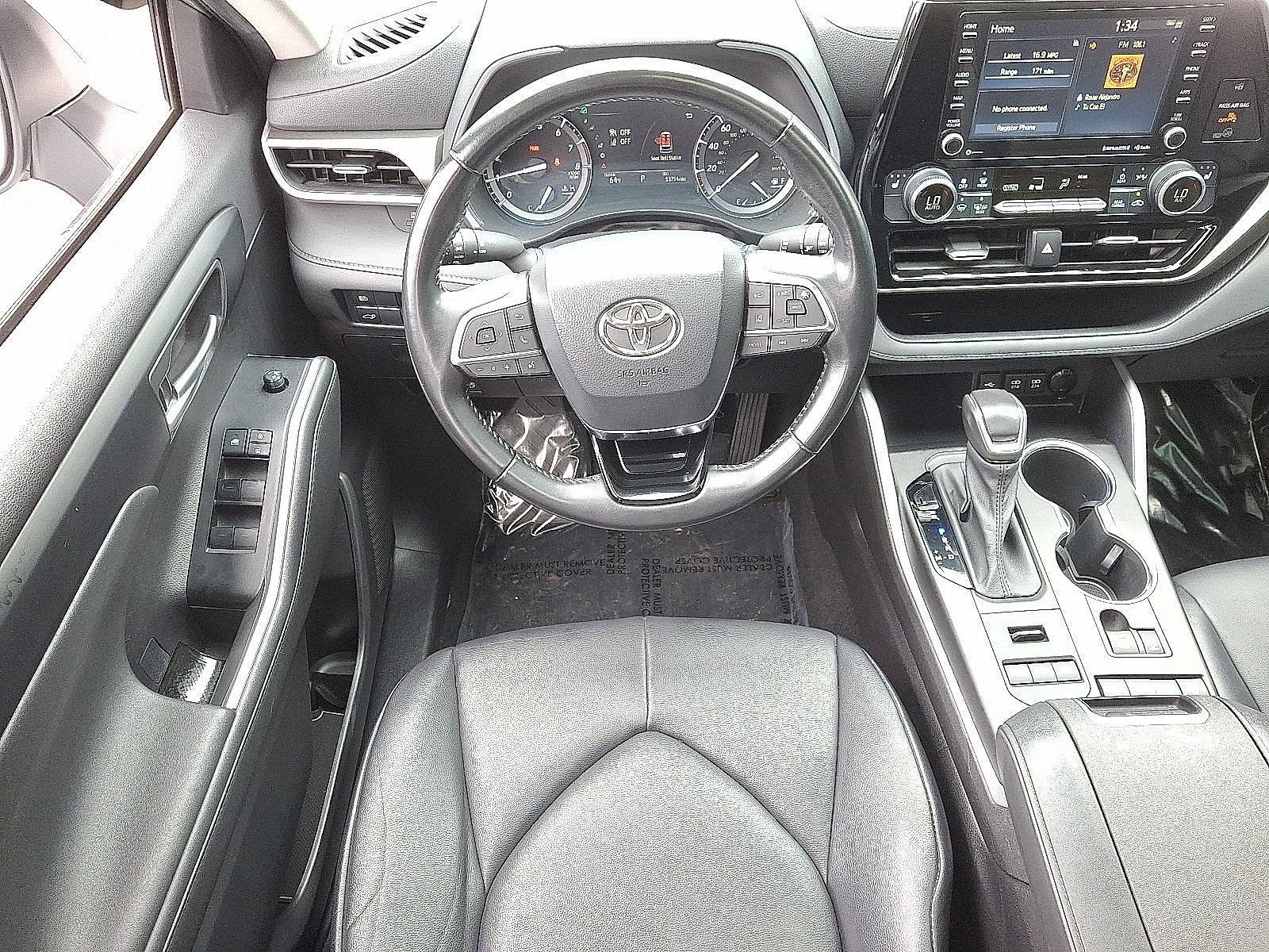 2021 Toyota Highlander Vehicle Photo in Trevose, PA 19053