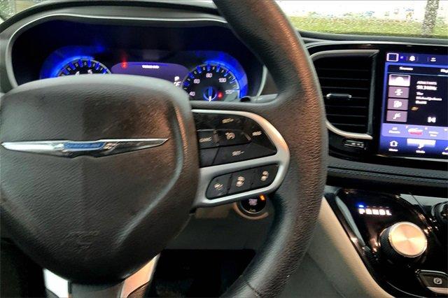 2021 Chrysler Pacifica Vehicle Photo in TOPEKA, KS 66609-0000