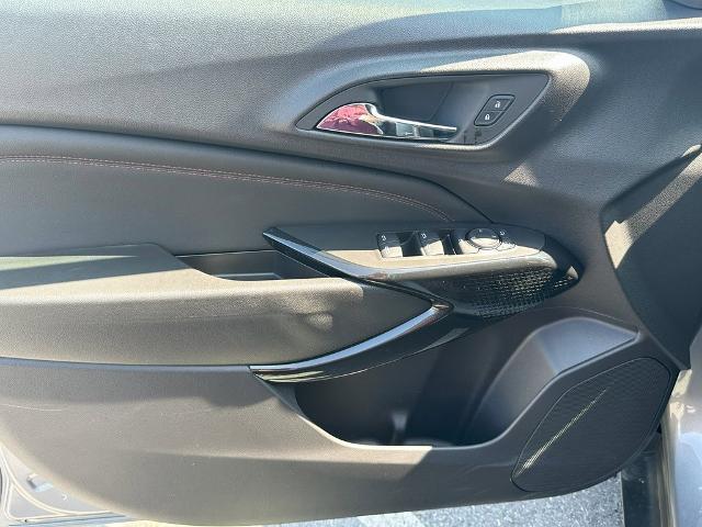 2025 Chevrolet Trax Vehicle Photo in GARDNER, MA 01440-3110
