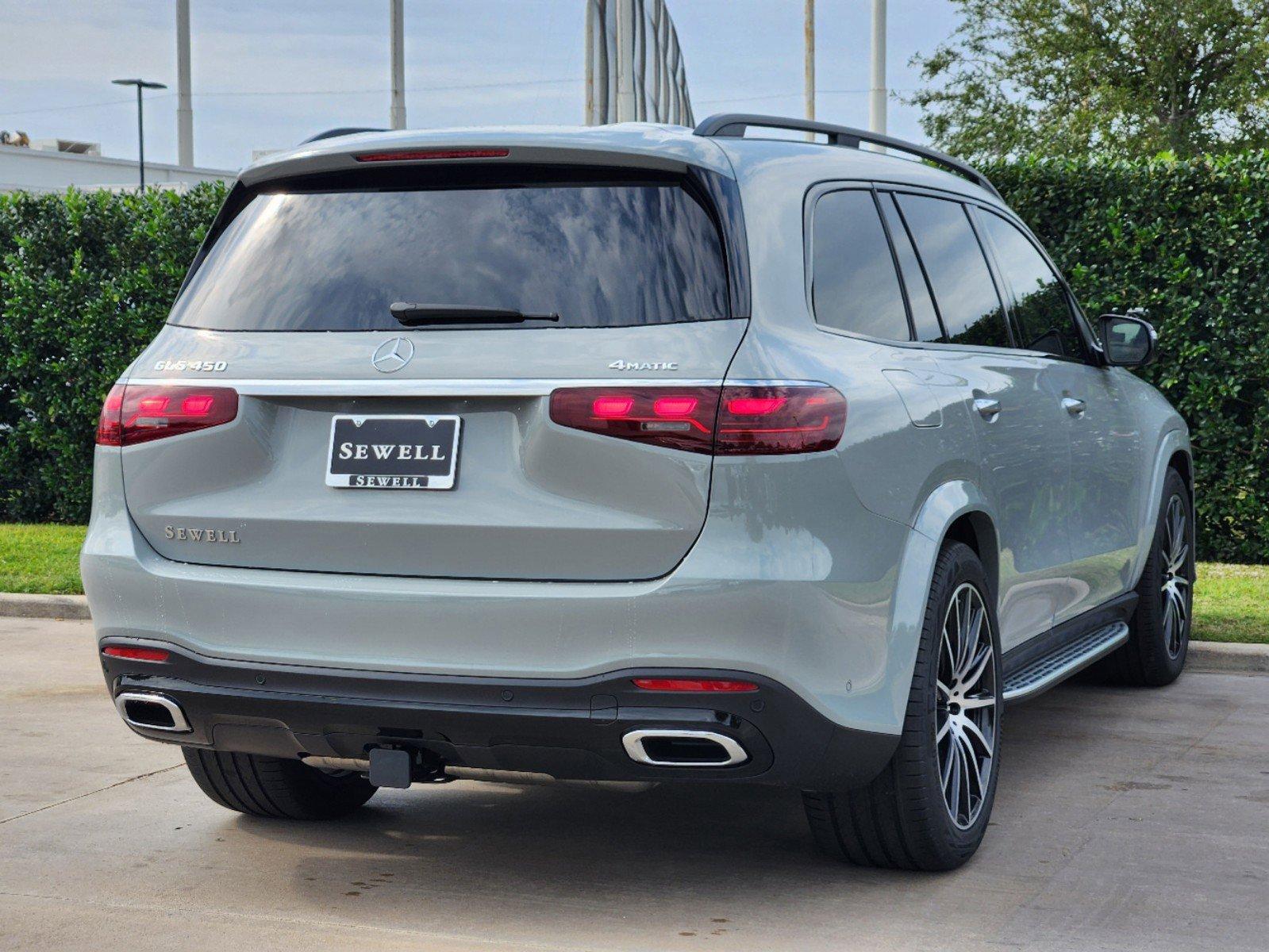 2025 Mercedes-Benz GLS Vehicle Photo in HOUSTON, TX 77079