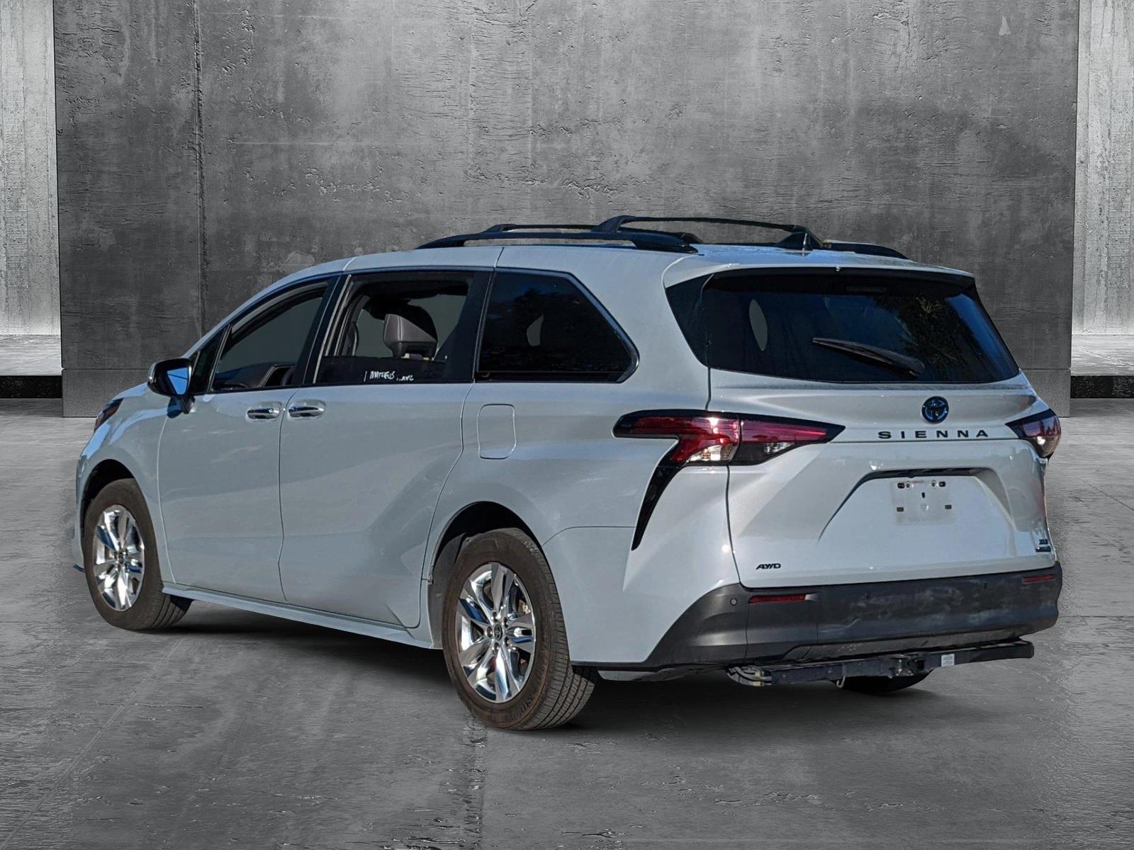 2022 Toyota Sienna Vehicle Photo in Davie, FL 33331