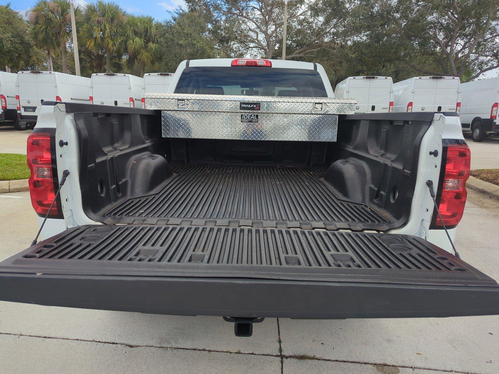 2019 Chevrolet Silverado 1500 LD Vehicle Photo in Pembroke Pines, FL 33027