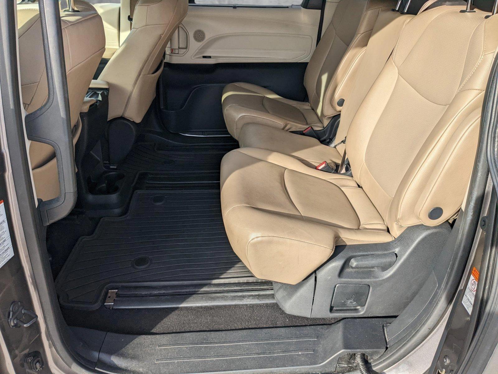 2021 Toyota Sienna Vehicle Photo in Davie, FL 33331