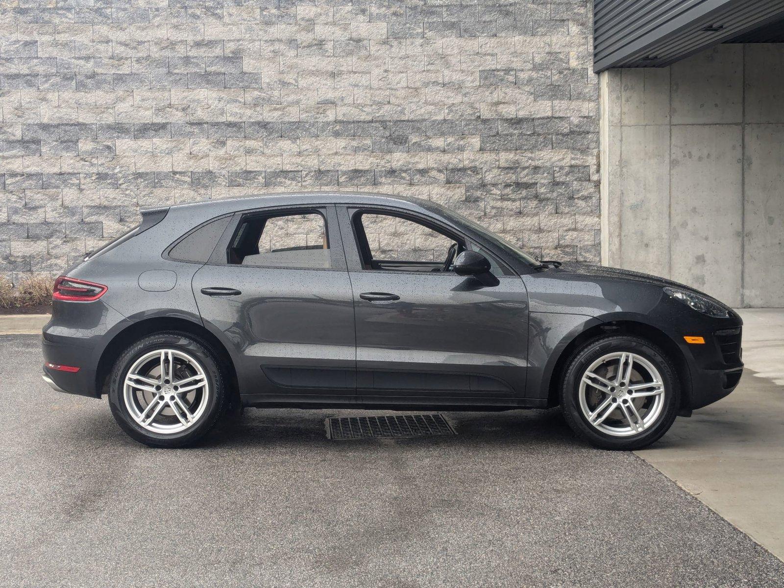 2017 Porsche Macan Vehicle Photo in Towson, MD 21204