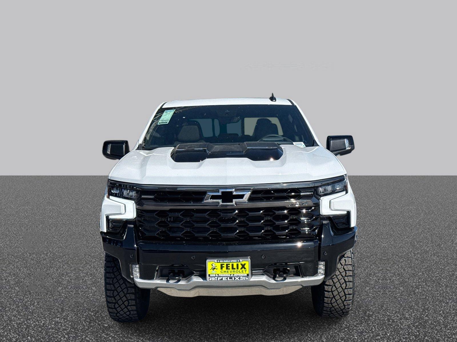 2025 Chevrolet Silverado 1500 Vehicle Photo in LOS ANGELES, CA 90007-3794