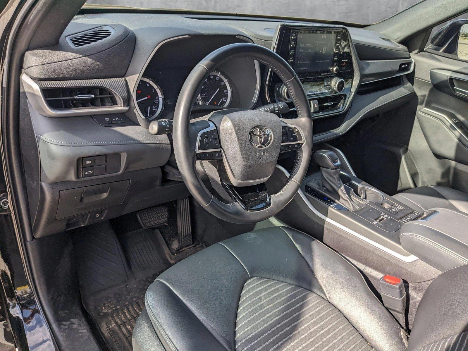2022 Toyota Highlander Vehicle Photo in Davie, FL 33331