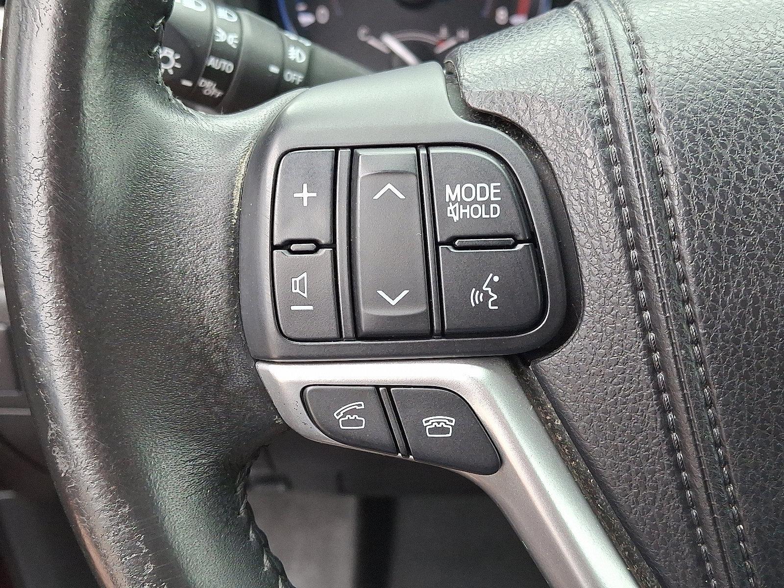 2015 Toyota Highlander Vehicle Photo in BETHLEHEM, PA 18017-9401