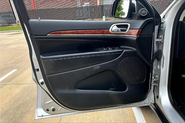 2012 Jeep Grand Cherokee Vehicle Photo in Houston, TX 77007