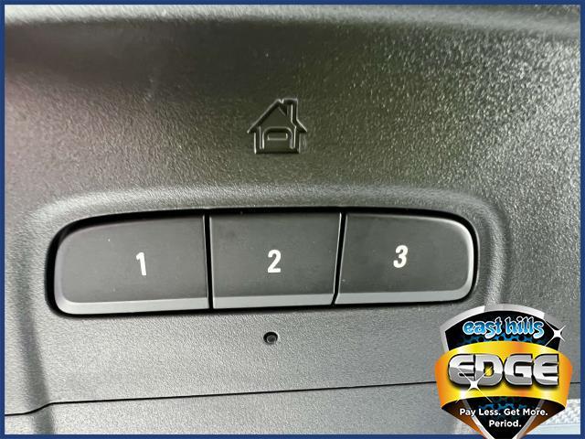 2023 Chevrolet Traverse Vehicle Photo in Roslyn, NY 11576