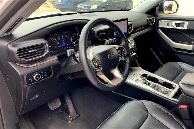 2023 Ford Explorer Vehicle Photo in TOPEKA, KS 66609-0000