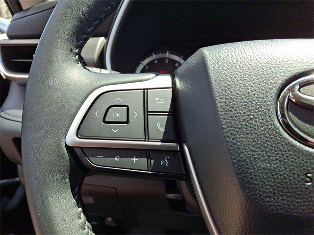 2023 Toyota Highlander Vehicle Photo in Willow Grove, PA 19090