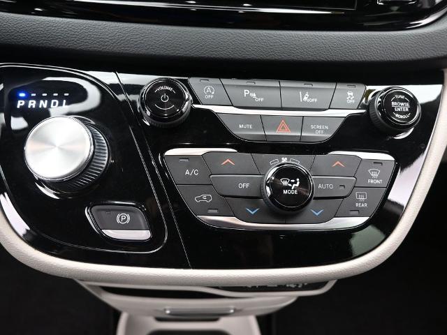 2022 Chrysler Pacifica Vehicle Photo in Cedar Rapids, IA 52402