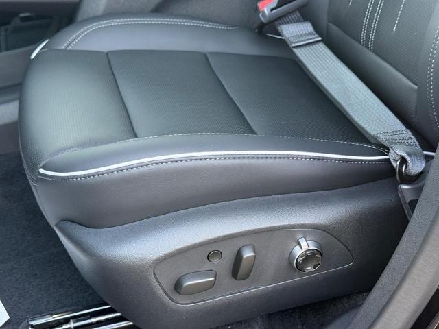 2026 Buick Enclave Vehicle Photo in COLUMBIA, MO 65203-3903