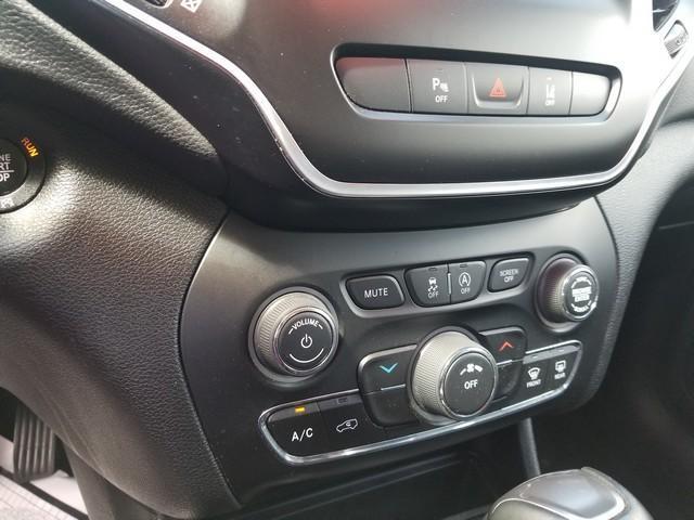 2021 Jeep Cherokee Vehicle Photo in ELYRIA, OH 44035-6349