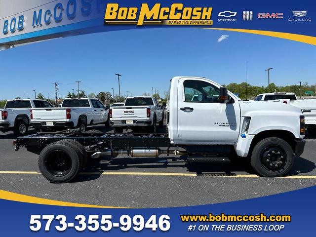 2023 Chevrolet Silverado 4500 HD Vehicle Photo in COLUMBIA, MO 65203-3903