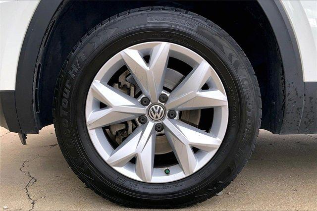 2018 Volkswagen Atlas Vehicle Photo in KANSAS CITY, MO 64114-4502