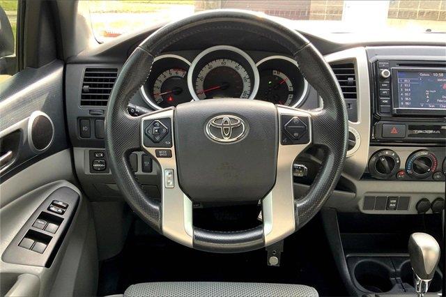 2015 Toyota Tacoma Vehicle Photo in KANSAS CITY, MO 64114-4502