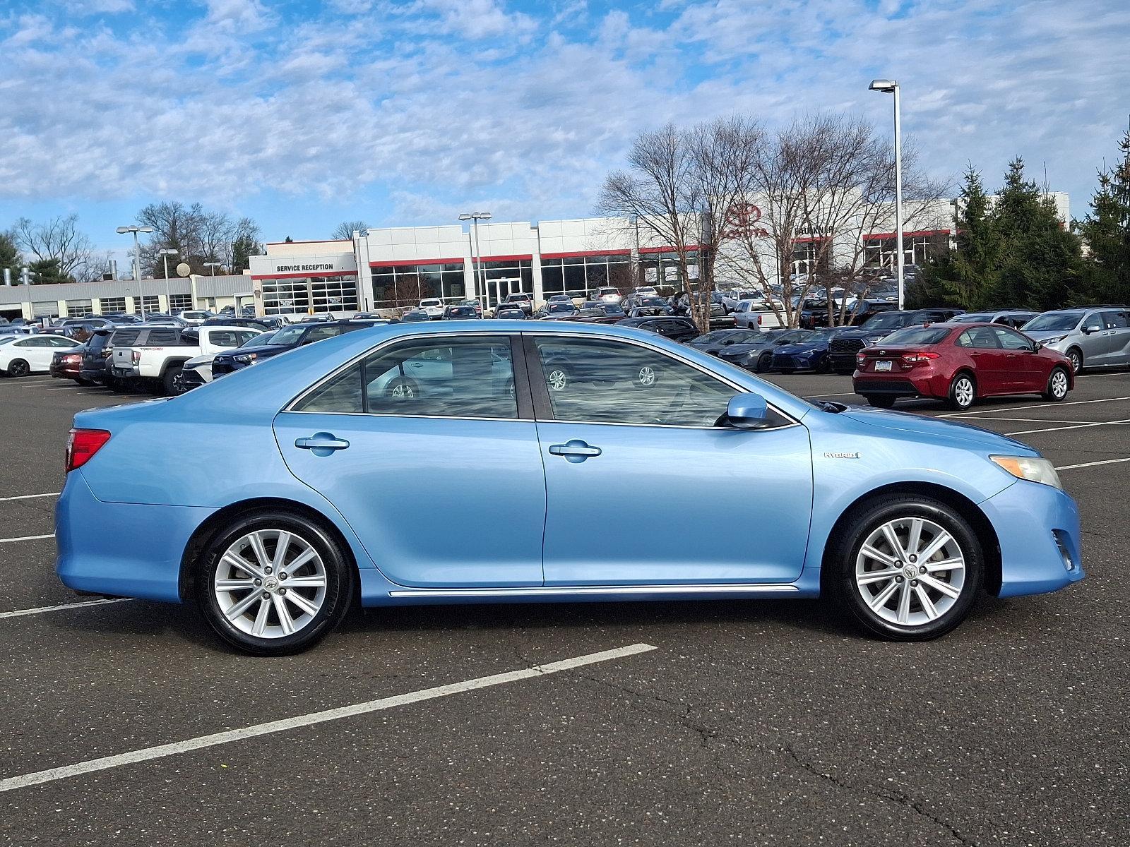 2013 Toyota Camry Hybrid Vehicle Photo in Trevose, PA 19053