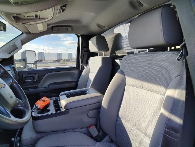 2021 Chevrolet Silverado 4500 HD Vehicle Photo in GREEN BAY, WI 54304-5303