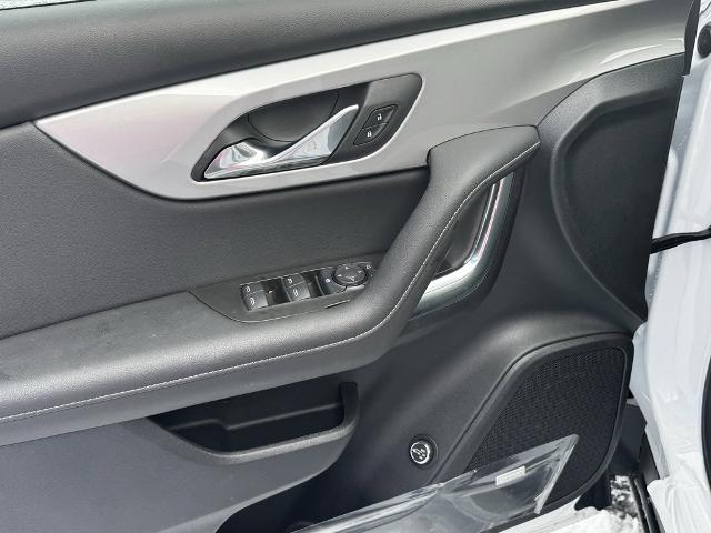 2025 Chevrolet Blazer Vehicle Photo in GARDNER, MA 01440-3110