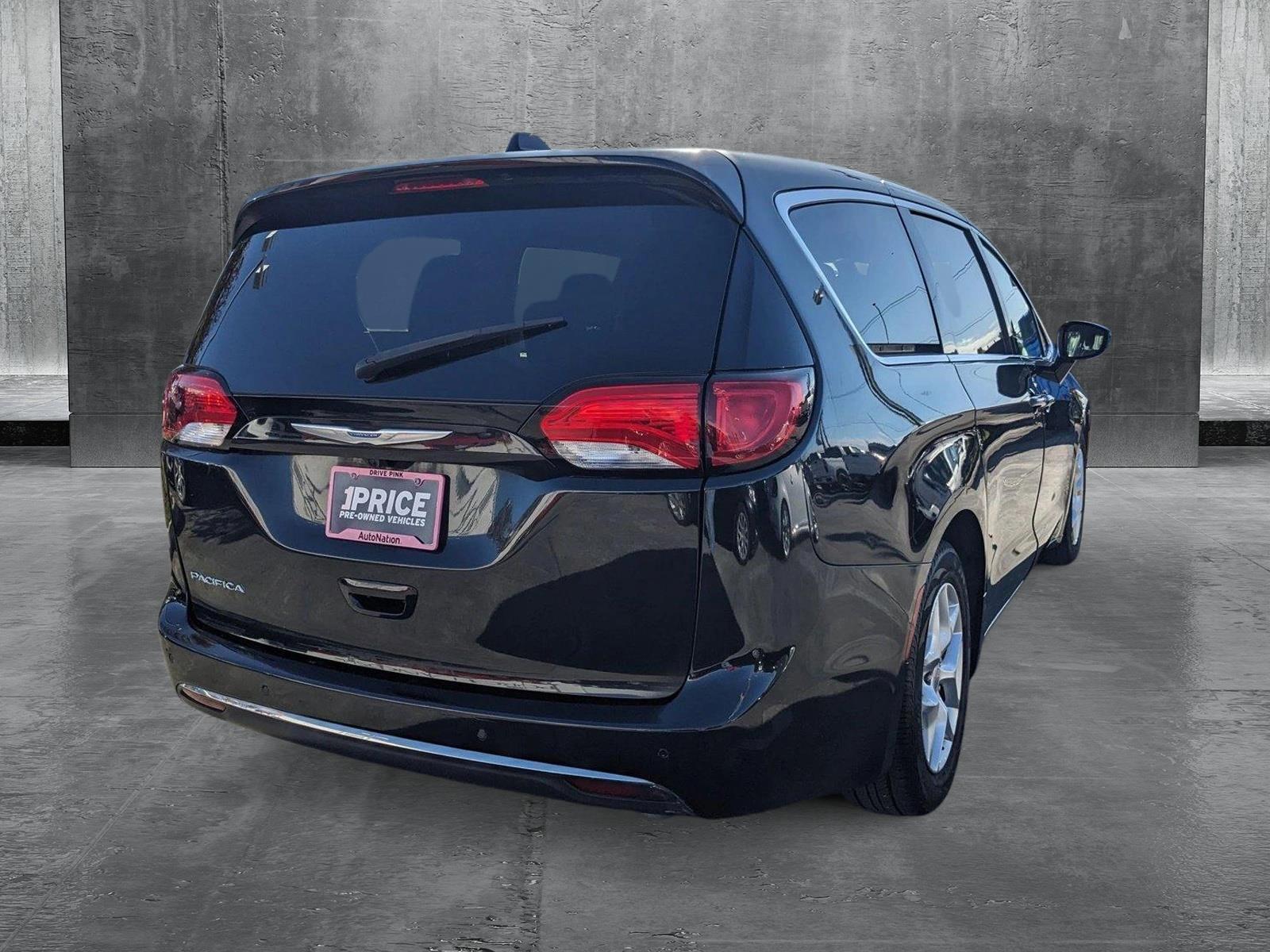 2018 Chrysler Pacifica Vehicle Photo in MIAMI, FL 33172-3015