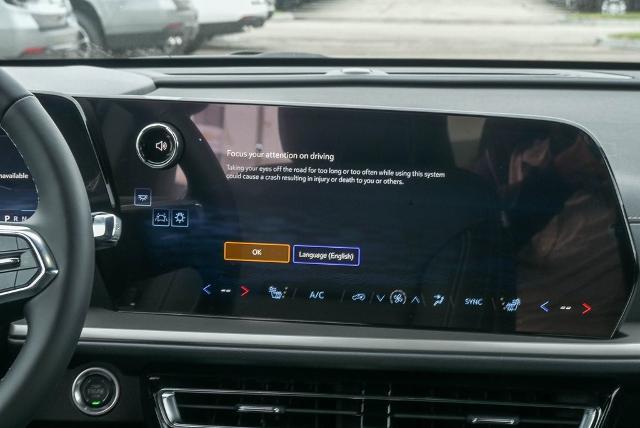 2025 Chevrolet Traverse Vehicle Photo in VENTURA, CA 93003-8585