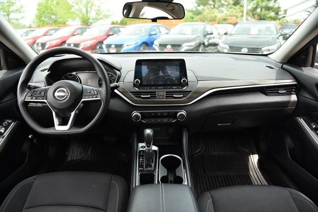 2023 Nissan Altima Vehicle Photo in Ballwin, MO 63011