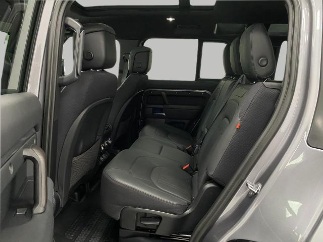 2024 Defender Vehicle Photo in Appleton, WI 54913