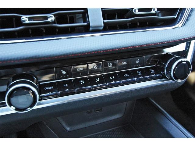 2025 Chevrolet Equinox Vehicle Photo in ROSENBERG, TX 77471-5675