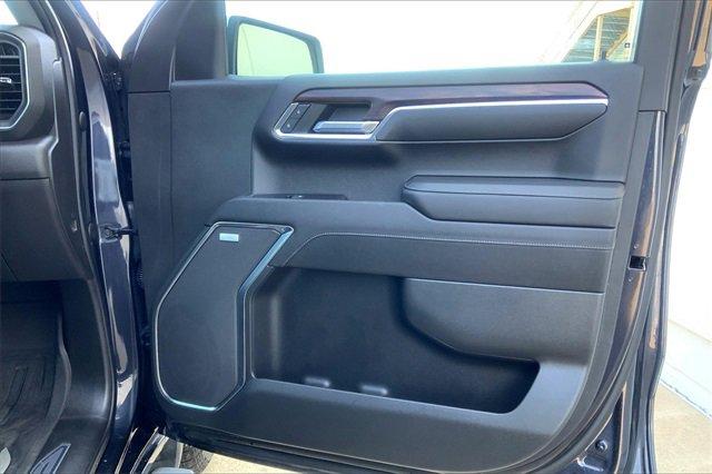 2023 GMC Sierra 1500 Vehicle Photo in TOPEKA, KS 66609-0000