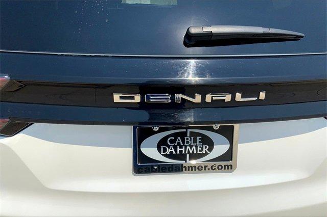2024 GMC Acadia Vehicle Photo in TOPEKA, KS 66609-0000