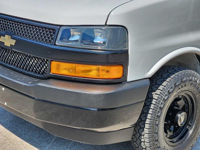 2022 Chevrolet Express Cargo Van Vehicle Photo in DENTON, TX 76210-9321