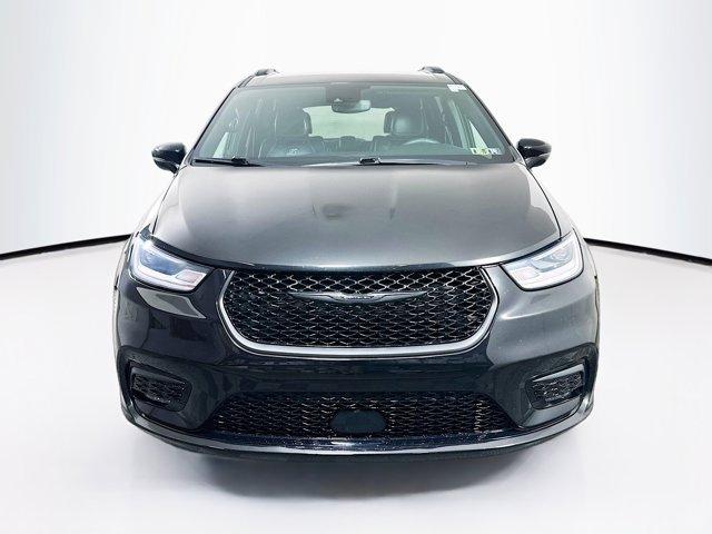 2022 Chrysler Pacifica Vehicle Photo in Doylsetown, PA 18901