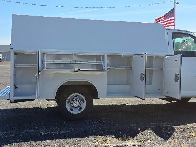 2025 Chevrolet Express Commercial Cutaway Vehicle Photo in INDEPENDENCE, MO 64055-1314