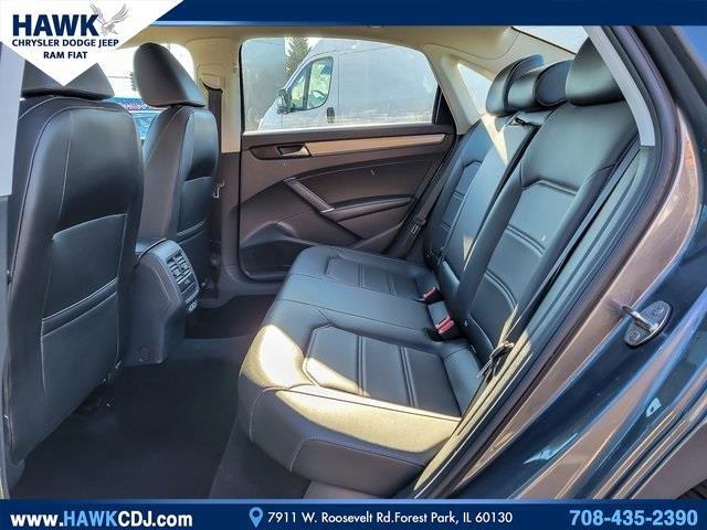 2022 Volkswagen Passat Vehicle Photo in Saint Charles, IL 60174