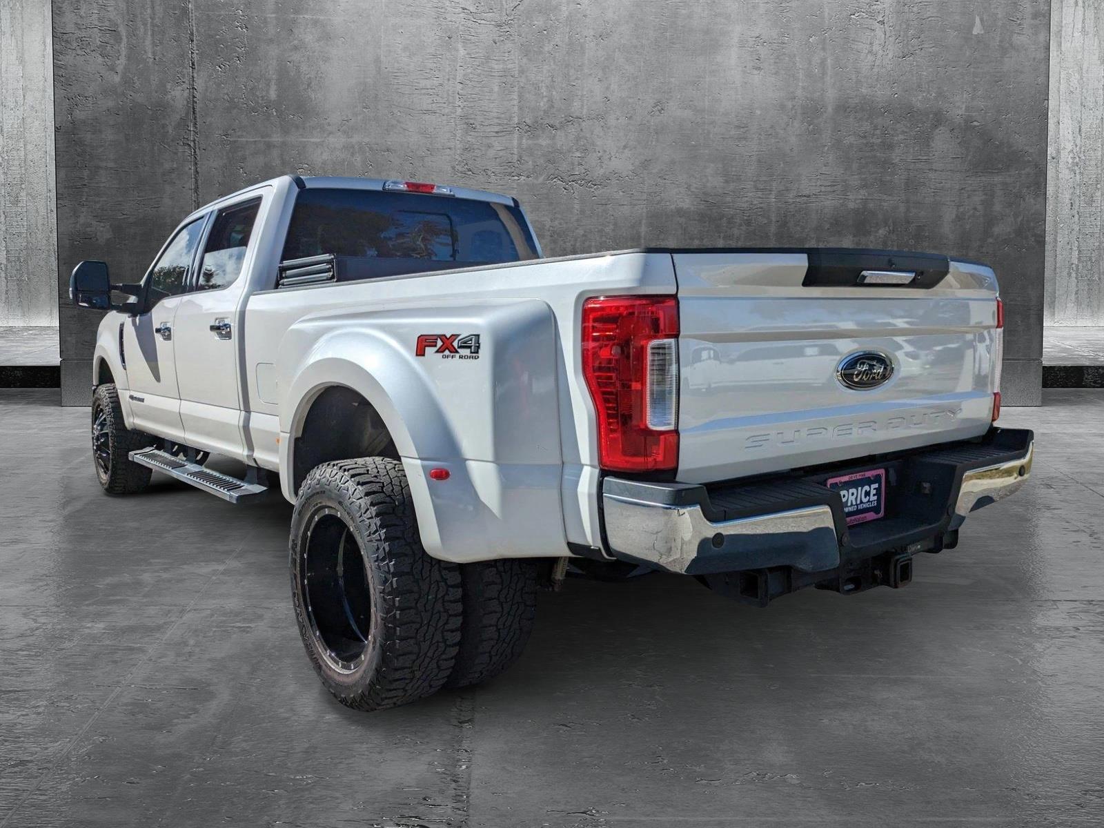 2017 Ford Super Duty F-350 DRW Vehicle Photo in Jacksonville, FL 32256