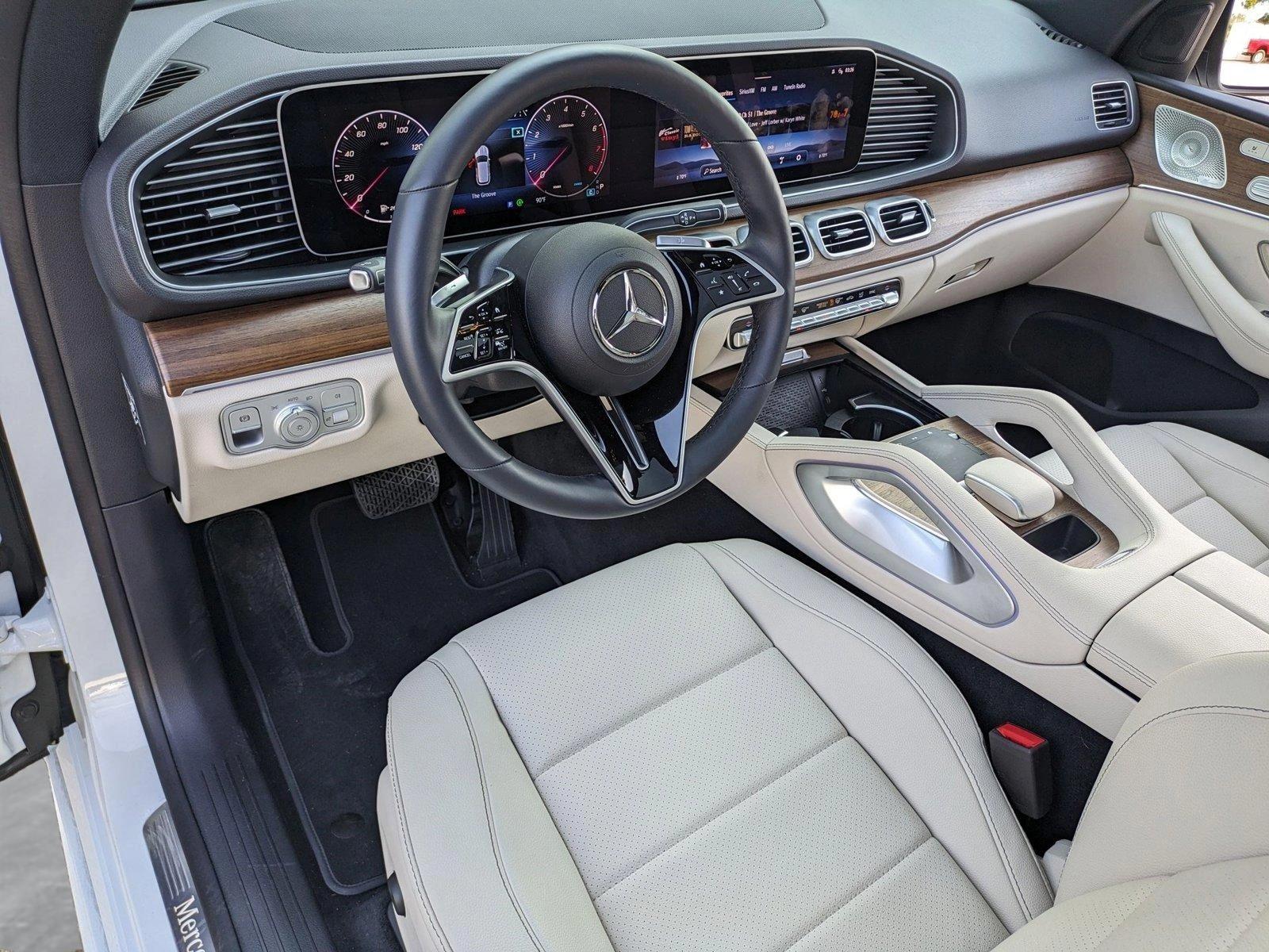 2025 Mercedes-Benz GLE Vehicle Photo in Bradenton, FL 34207