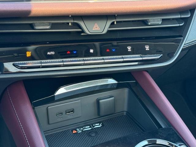 2025 Buick Envision Vehicle Photo in COLUMBIA, MO 65203-3903