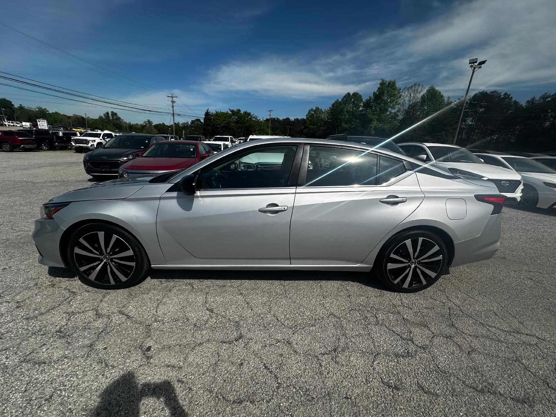Used 2021 Nissan Altima SR with VIN 1N4BL4CV1MN391933 for sale in Farmville, VA