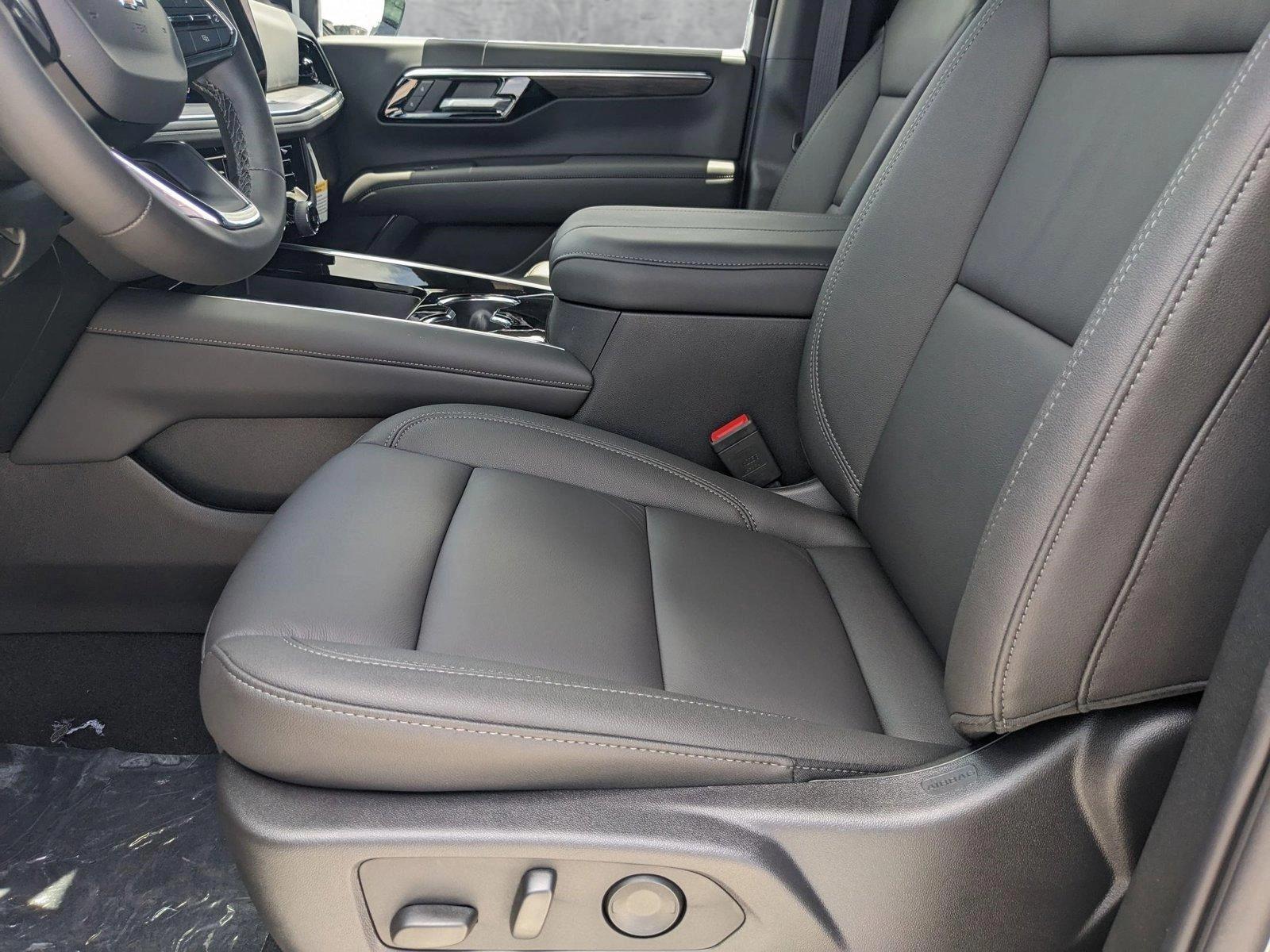 2025 Chevrolet Suburban Vehicle Photo in MIAMI, FL 33172-3015