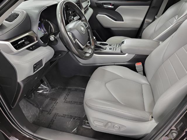 2022 Toyota Highlander Vehicle Photo in Oshkosh, WI 54904