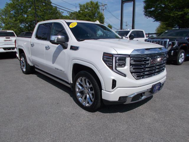 2023 GMC Sierra 1500 Vehicle Photo in LOWELL, MA 01852-4336