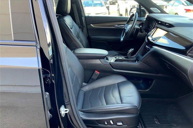 2024 Cadillac XT6 Vehicle Photo in TOPEKA, KS 66609-0000