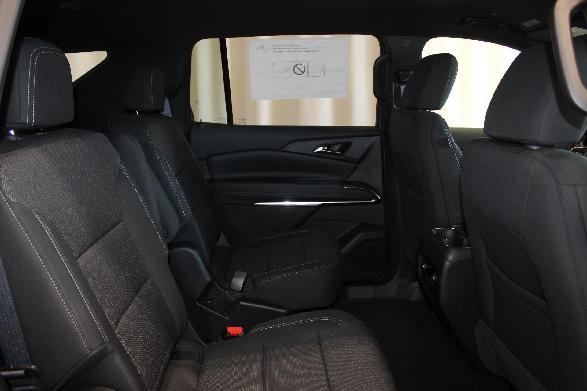 2025 Chevrolet Traverse Vehicle Photo in NORTHAMPTON, MA 01060-1120