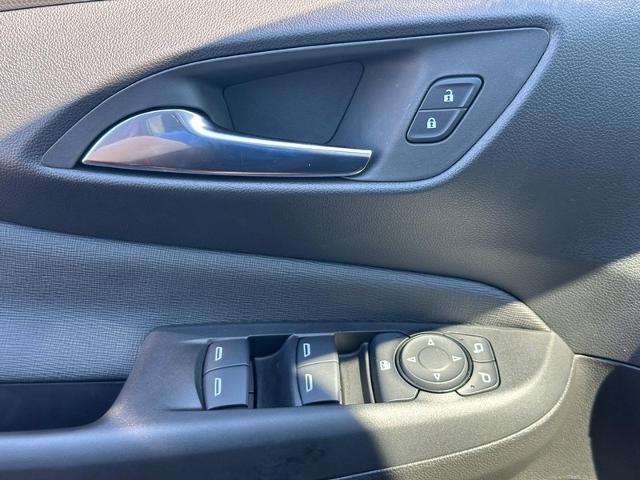 2025 Buick Envista Vehicle Photo in COLUMBIA, MO 65203-3903