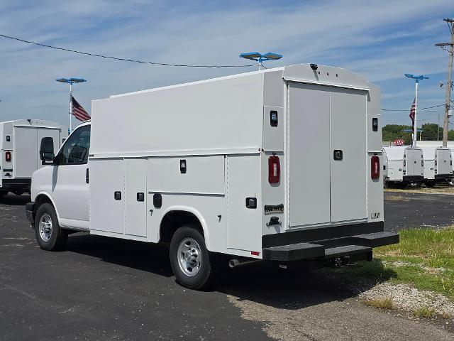2025 Chevrolet Express Commercial Cutaway Vehicle Photo in INDEPENDENCE, MO 64055-1314