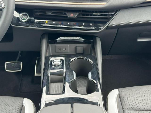 2024 Buick Envision Vehicle Photo in COLUMBIA, MO 65203-3903
