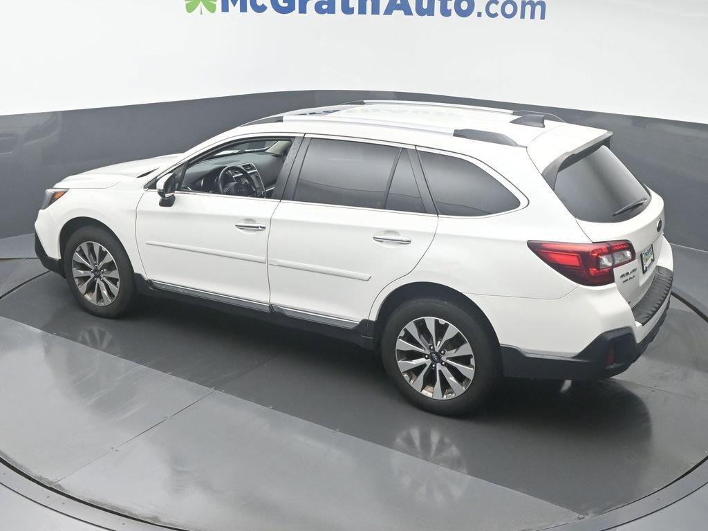 2018 Subaru Outback Vehicle Photo in Marion, IA 52302